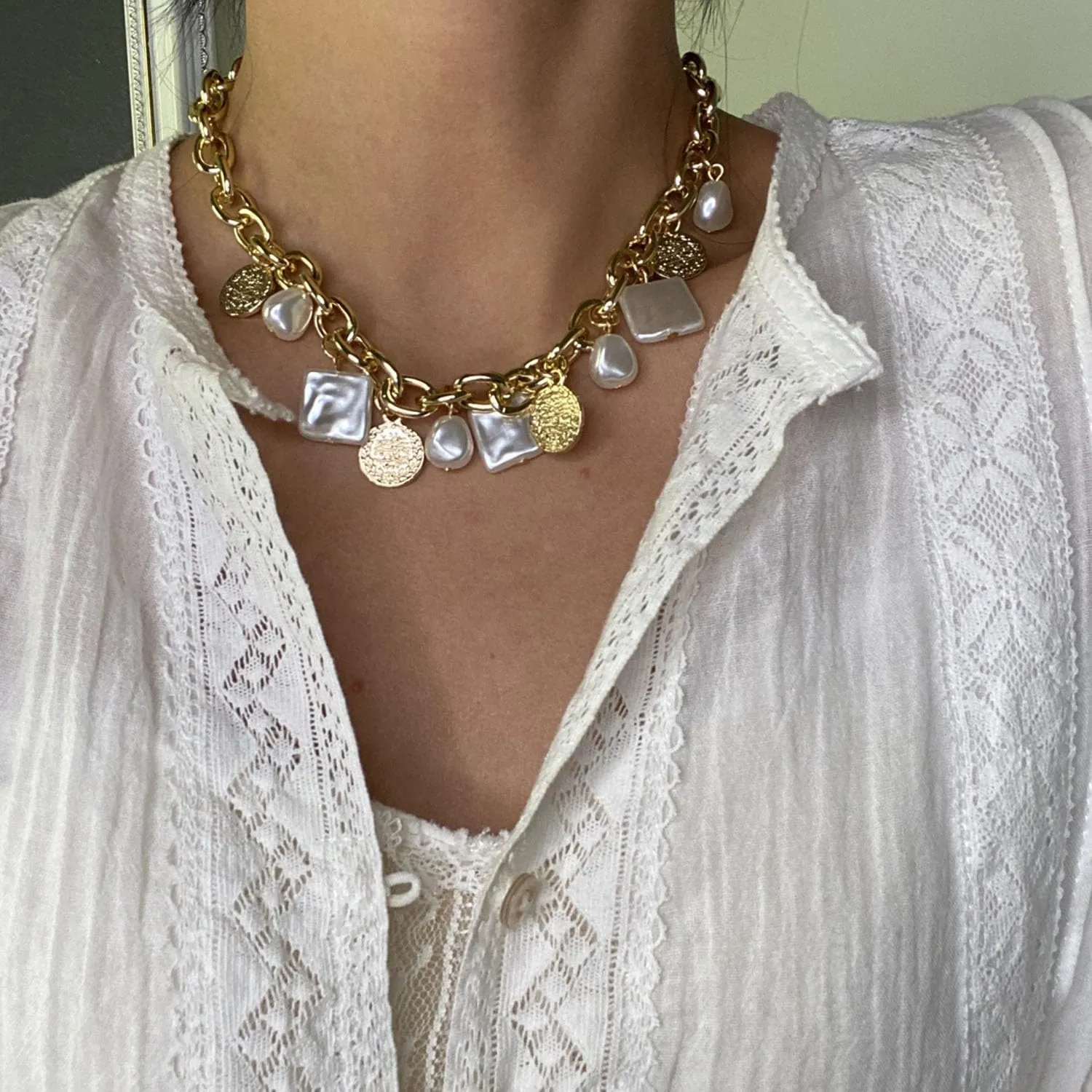 Baroque Pearl Necklace for Women Square Ellipse Pearl Pendant Necklace Coin Pendant Necklace Pearl Chunky Necklace Irregular Pearl Necklace Dainty Pearl Jewelry for Women