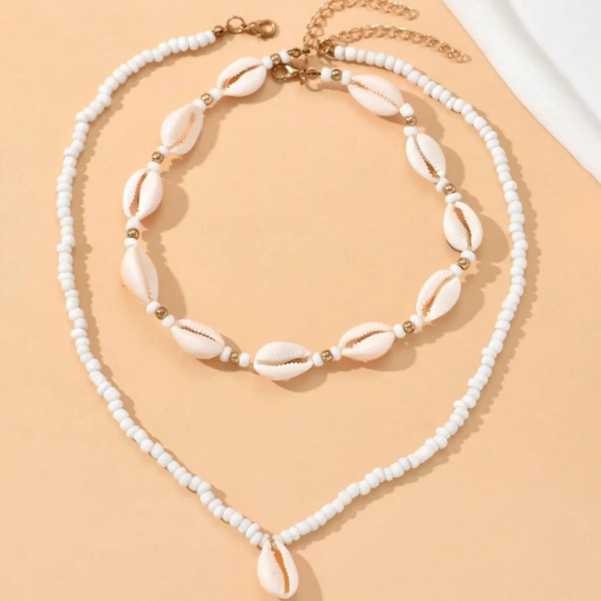 Bethynas Layered Seashell Pendant Choker Necklace Boho Conch Rainbow Bead Surfer Neck Chain Summer Beach Hawaiian Cowrie Rope Neck Jewelry for Women