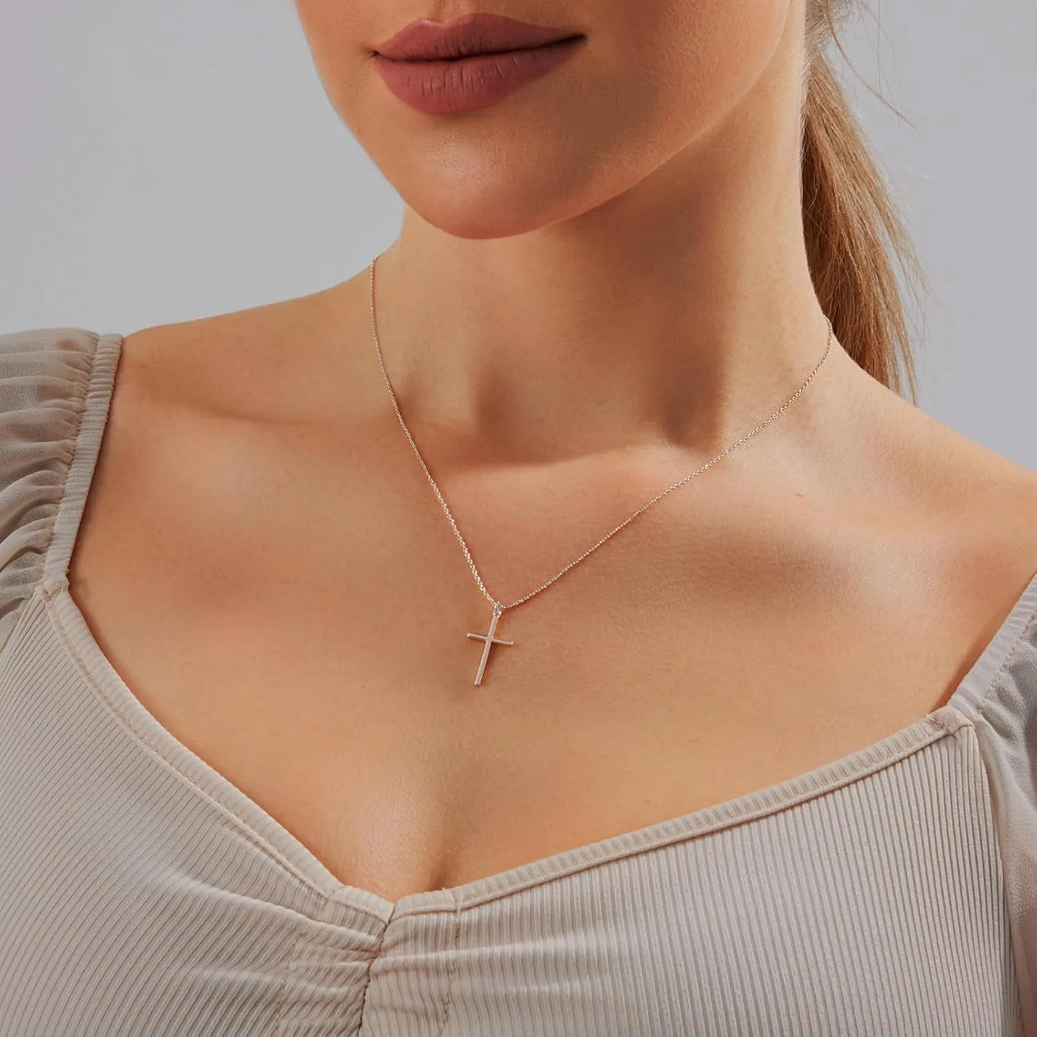 Cross Necklace for Women - 18K Gold Plated Cross Pendant Necklace Dainty Simple Gold Cross Necklace Tiny Gold Cross Necklaces for Women Trendy Gold Jewelry for Women Gift