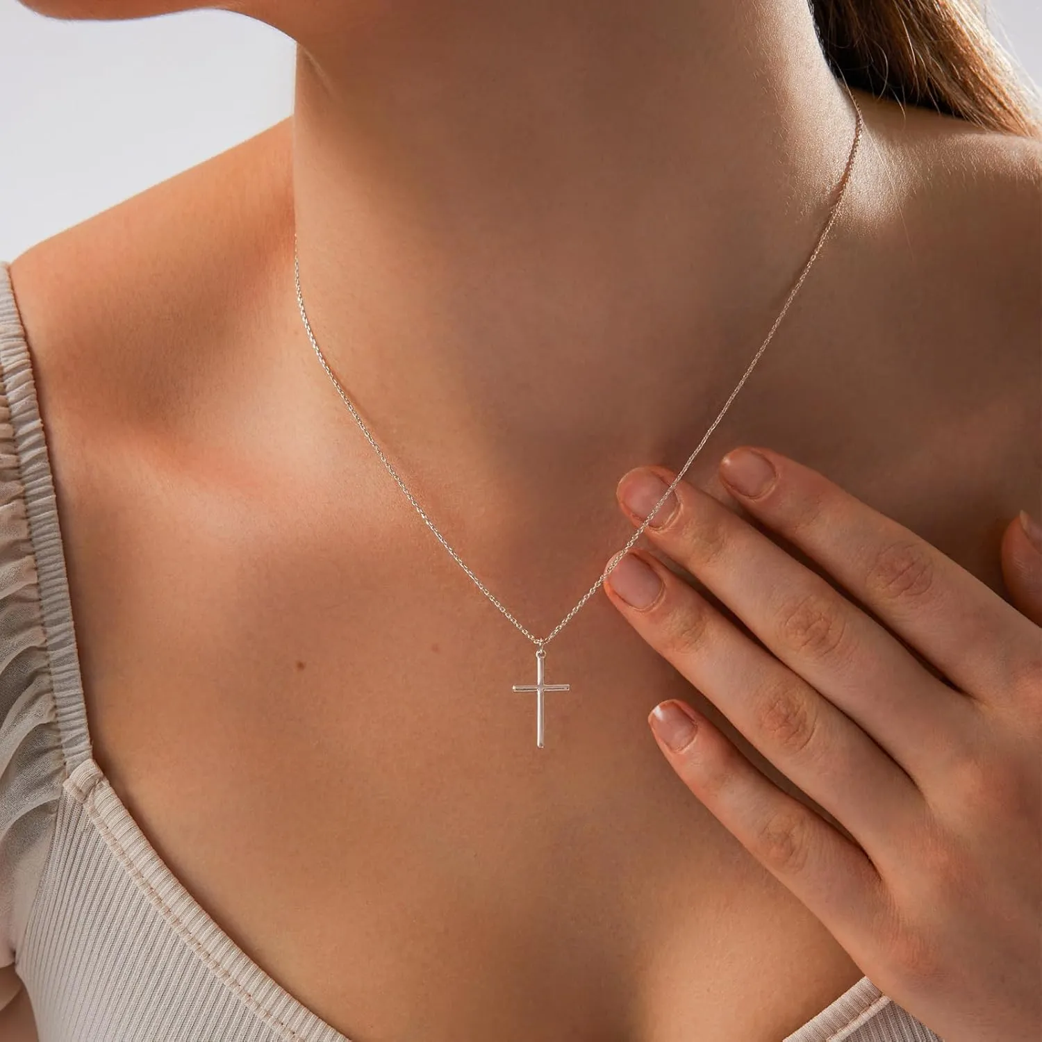 Cross Necklace for Women - 18K Gold Plated Cross Pendant Necklace Dainty Simple Gold Cross Necklace Tiny Gold Cross Necklaces for Women Trendy Gold Jewelry for Women Gift