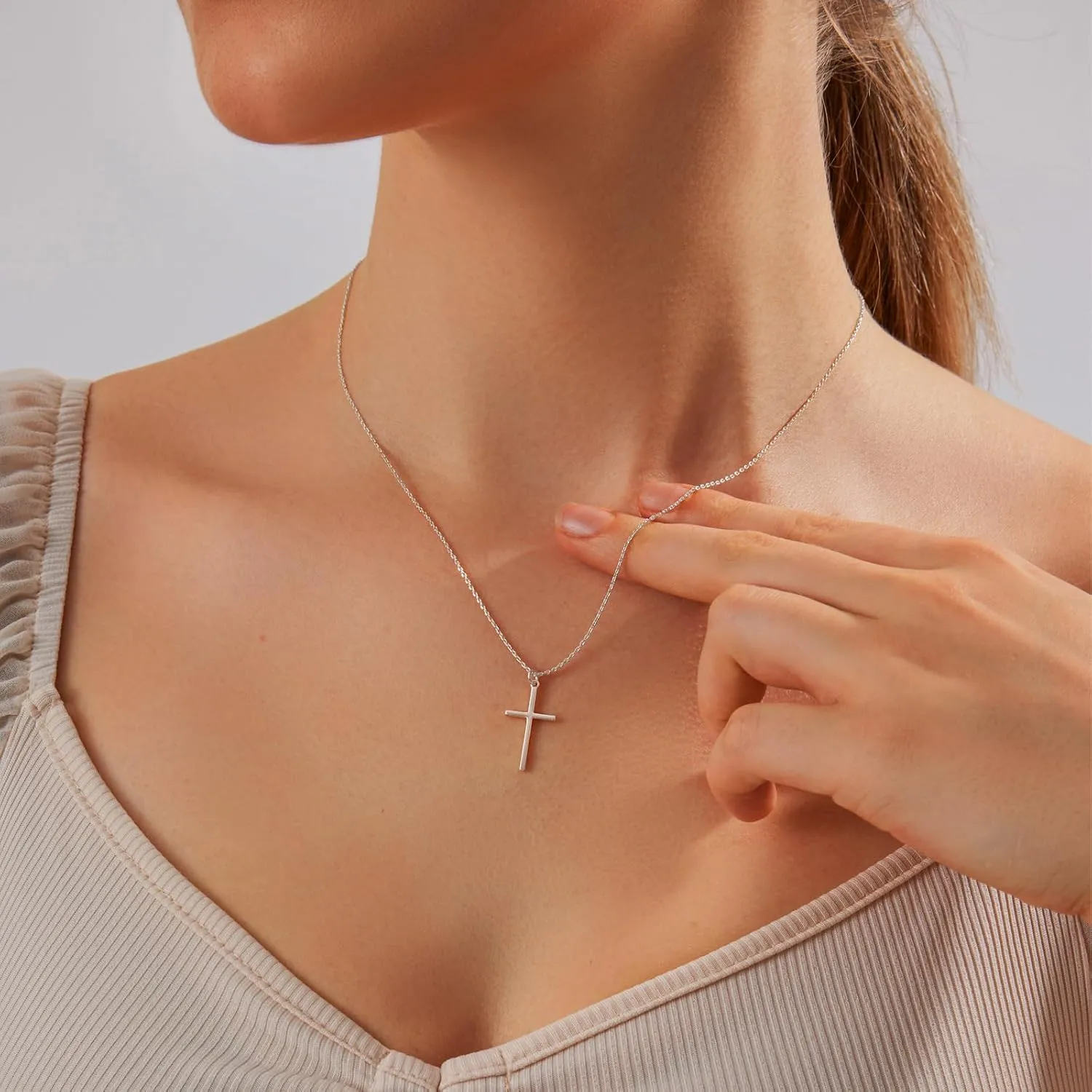 Cross Necklace for Women - 18K Gold Plated Cross Pendant Necklace Dainty Simple Gold Cross Necklace Tiny Gold Cross Necklaces for Women Trendy Gold Jewelry for Women Gift