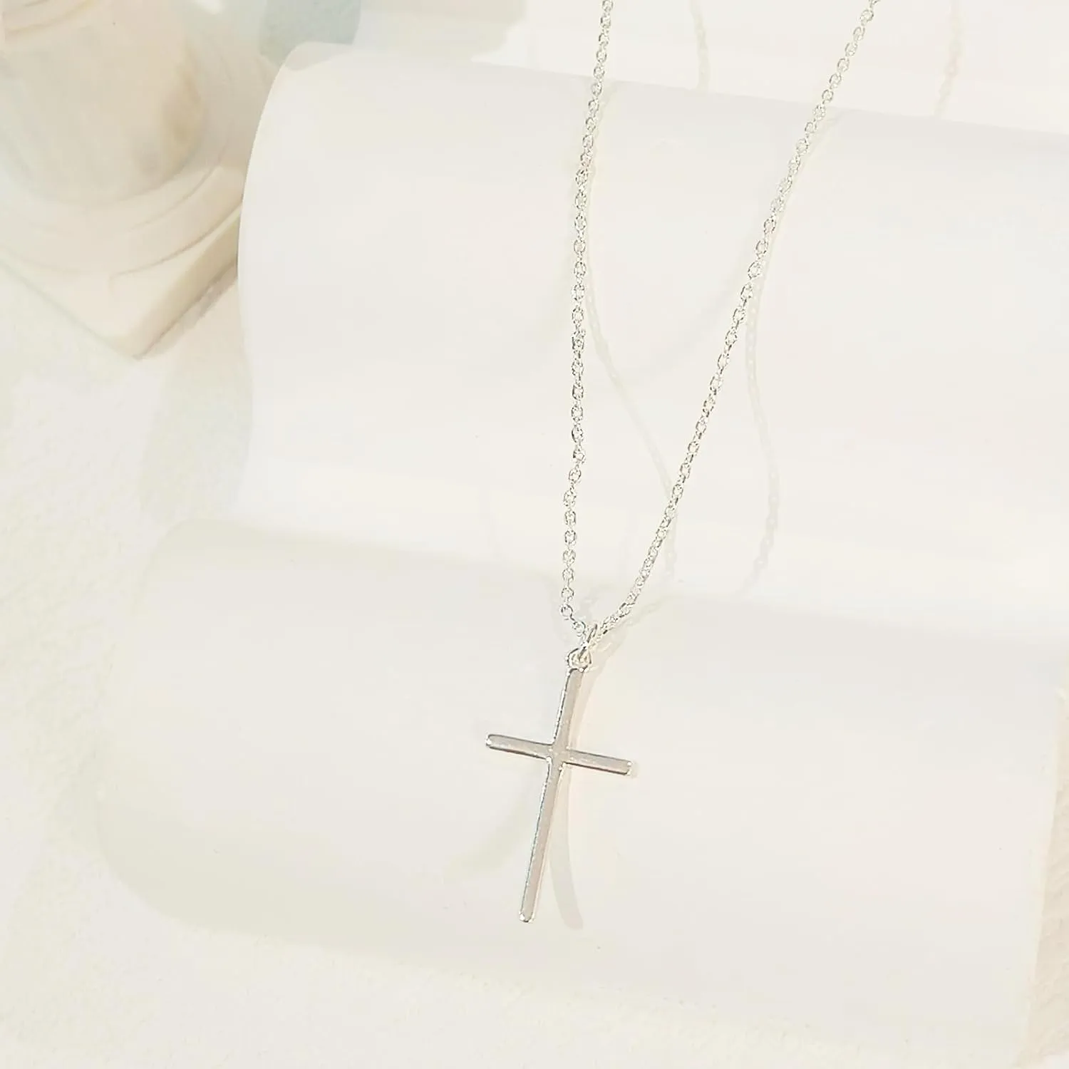 Cross Necklace for Women - 18K Gold Plated Cross Pendant Necklace Dainty Simple Gold Cross Necklace Tiny Gold Cross Necklaces for Women Trendy Gold Jewelry for Women Gift