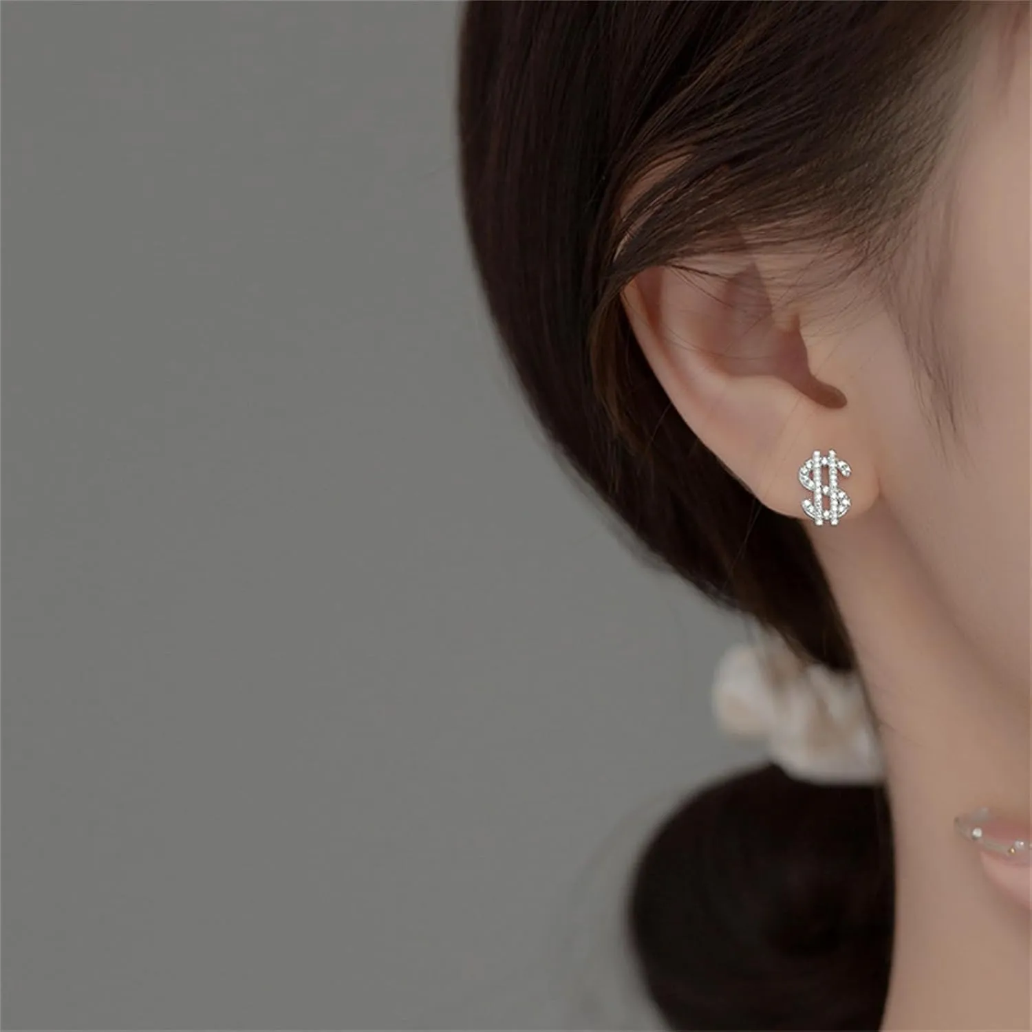 Dollar Money Symbol Crystal Stud Earrings Funny Statement Currency Dollar Sign Rich Symbol Shiny Rhinestone Cubic Zirconia Elegant Hypoallergenic Earrings for Women