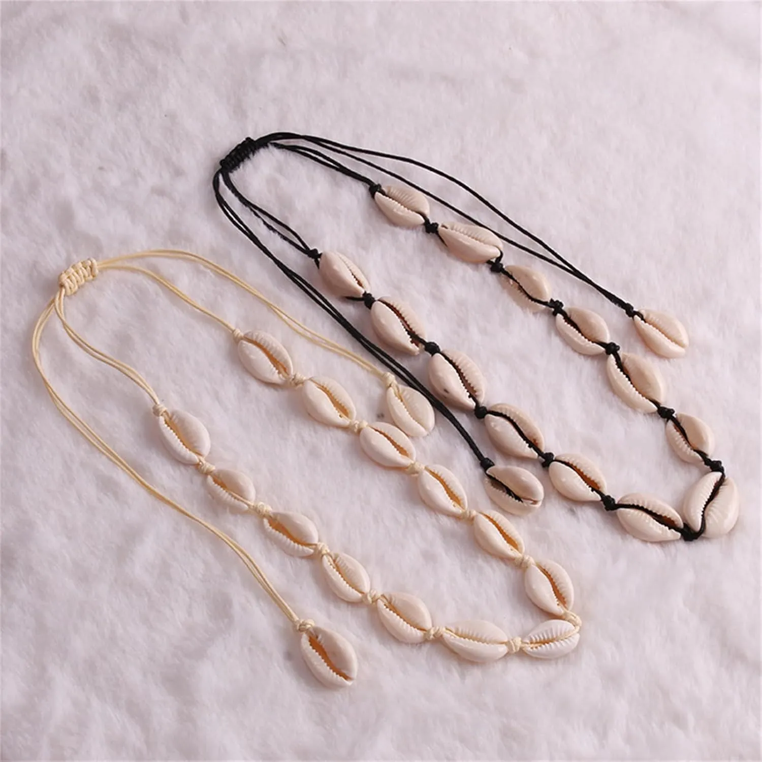 Dreuyet Puka Shell Necklace for Men Women Bohemian Handmade Natural White Colorful Irregular Shell Choker Necklace Adjustable Seashell Necklace Cowrie Hawaiian Summer Beach Boho Jewelry Gifts
