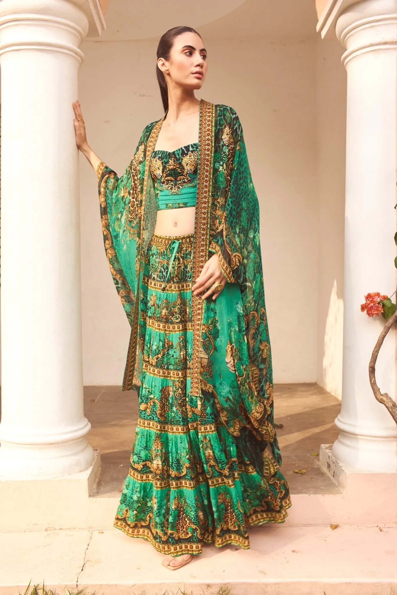EMERALD LEOPARDESS MEDIUM CAPE