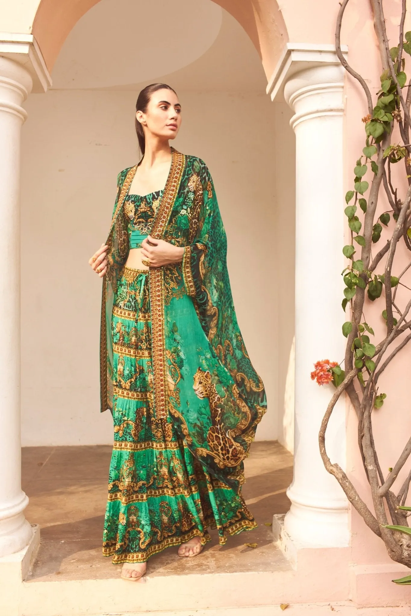 EMERALD LEOPARDESS MEDIUM CAPE