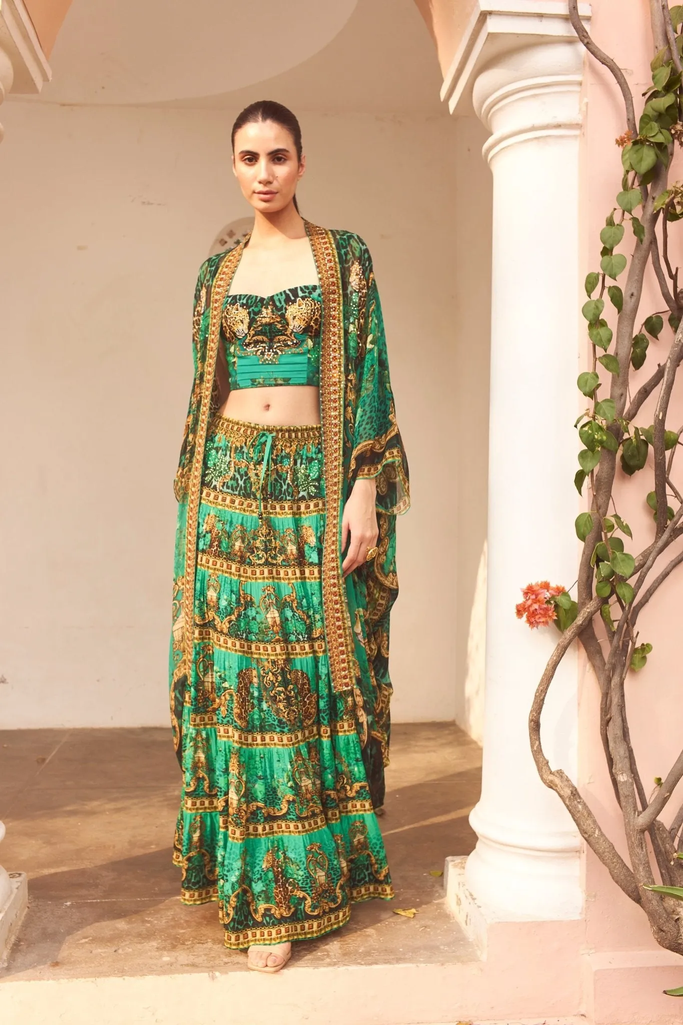 EMERALD LEOPARDESS MEDIUM CAPE