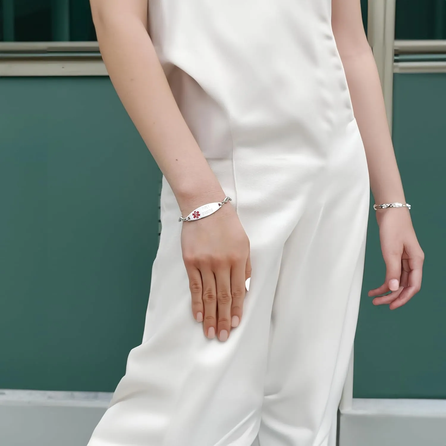 LinnaLove Heart Medical alert bracelet for Women Fashion Medical ID bracelets with Free engraving