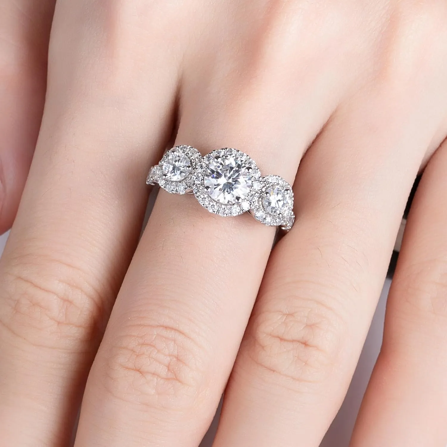 Moissanite Engagement Rings 1.4-2.2cttw D Color VVS1 Clarity Round Brilliant Cut 925 Sterling Silver 3 Stones Anniversary Promise Wedding Rings for Women with Certificate