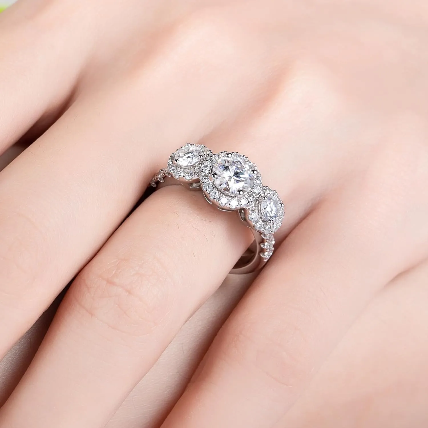 Moissanite Engagement Rings 1.4-2.2cttw D Color VVS1 Clarity Round Brilliant Cut 925 Sterling Silver 3 Stones Anniversary Promise Wedding Rings for Women with Certificate