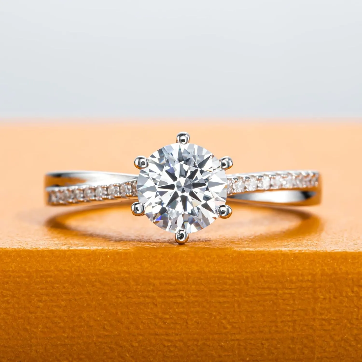 Moissanite Engagement Rings 1ct D Color VVS1 Clarity Round Brilliant Cut S925 Sterling Silver 6 Prong Solitaire Stackable Promise Rings for Women with Certificate