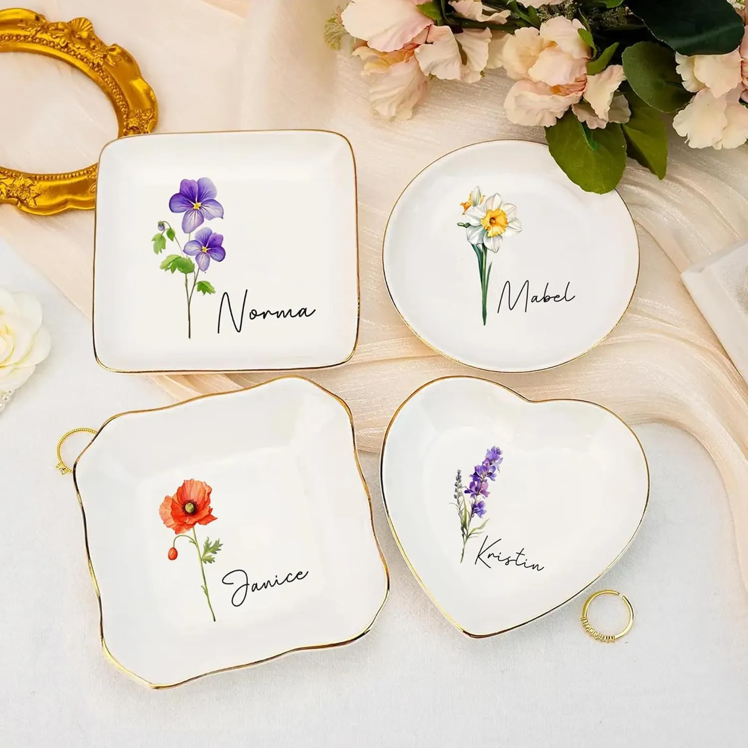 Personalized Birth flower Trinket Dish Name, Custom Ring Dish for Girl Women, Jewelry Dishs - Bridal Shower Gift - Mother's Day Gifts - Bride Gift - Bridesmaid GifT - Daughter Birthday Gifts