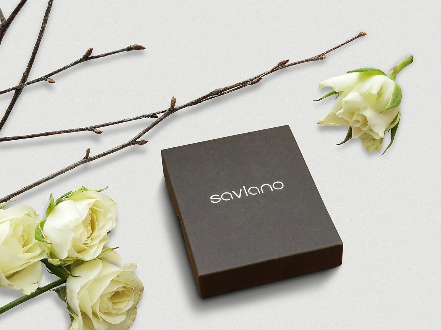 Savlano 925 Sterling Silver 4mm Italian Solid Figaro Link Chain Necklace Comes With a Gift Box for Men & Women - Made in Italy