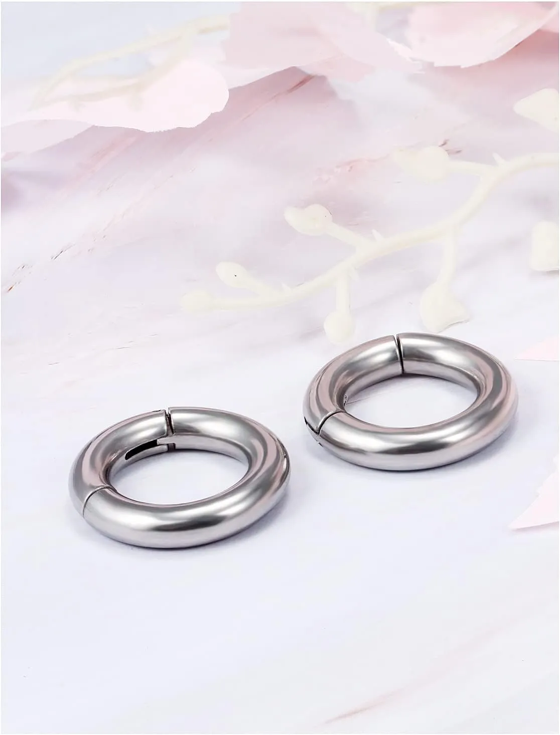 Yaalozei 2G 4G 6G 8G 10G 12G Hinged Large Septum Rings Clicker Surgical Steel Ear Gauges Tunnels Plugs Hoop Earrings Expander Taper Stretching kit Big Septum Nose Ring Piercing Jewelry for Men Women